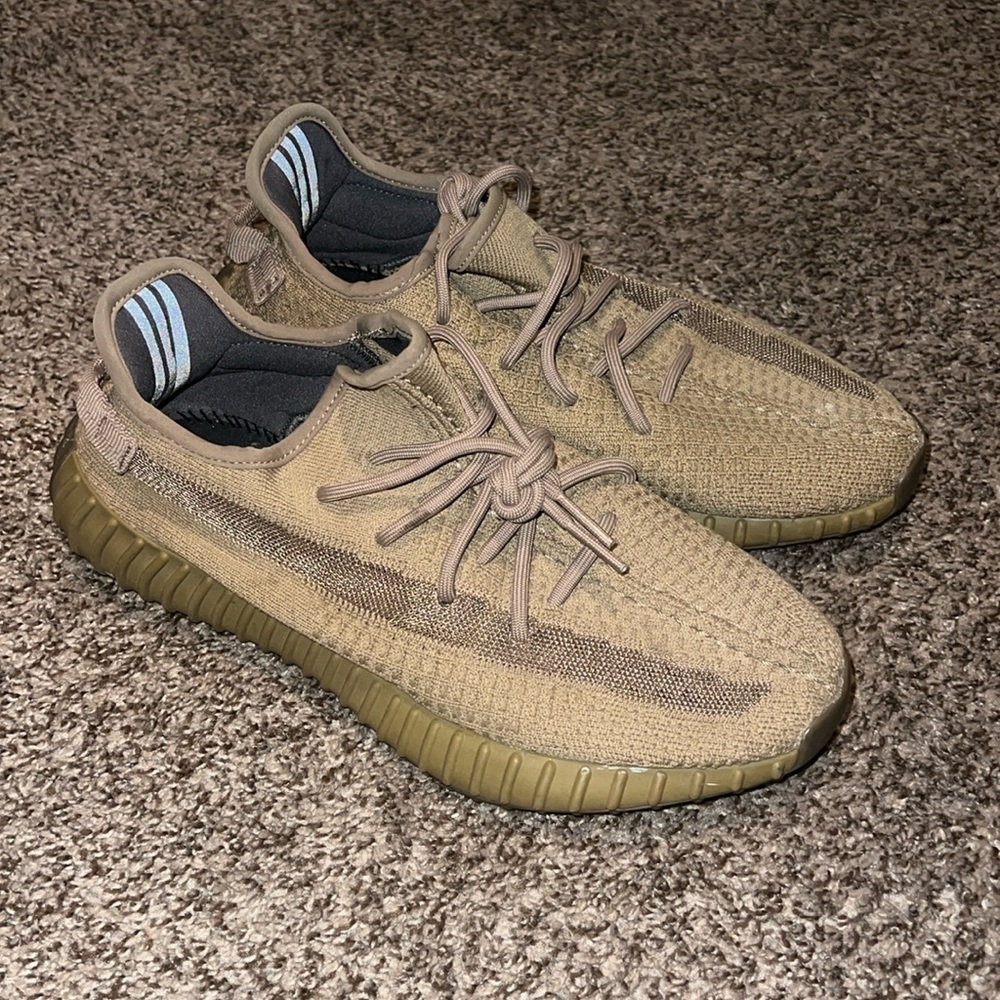 Yeezy used sneakers great condition authentic!